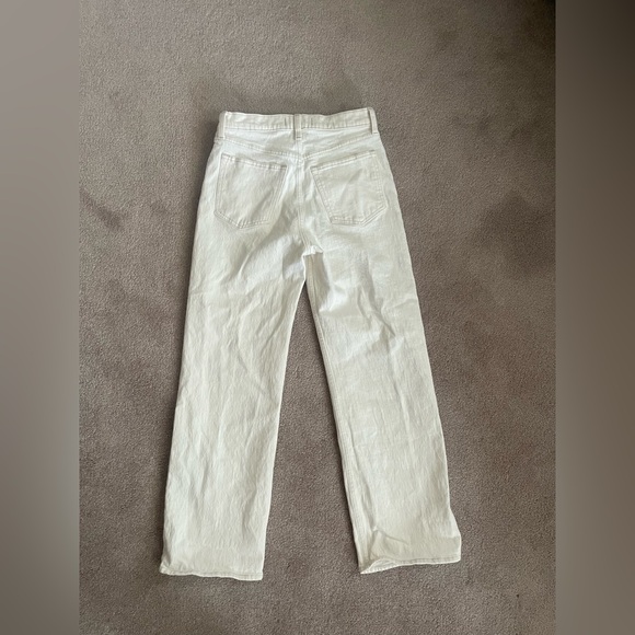 Abercrombie Women's Ultra High Rise 90s Straight Jean in Crème - Picture 8 of 11